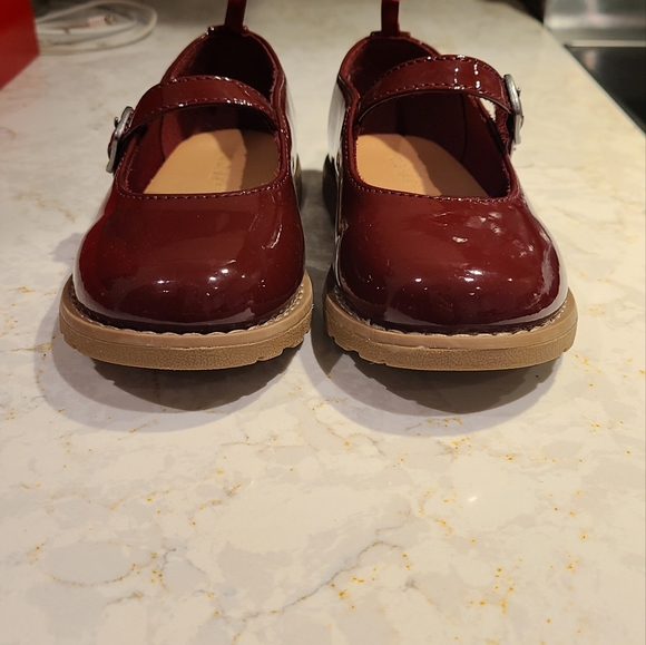 Old Navy Ruby Red 9t Dress Shoes - Picture 2 of 4